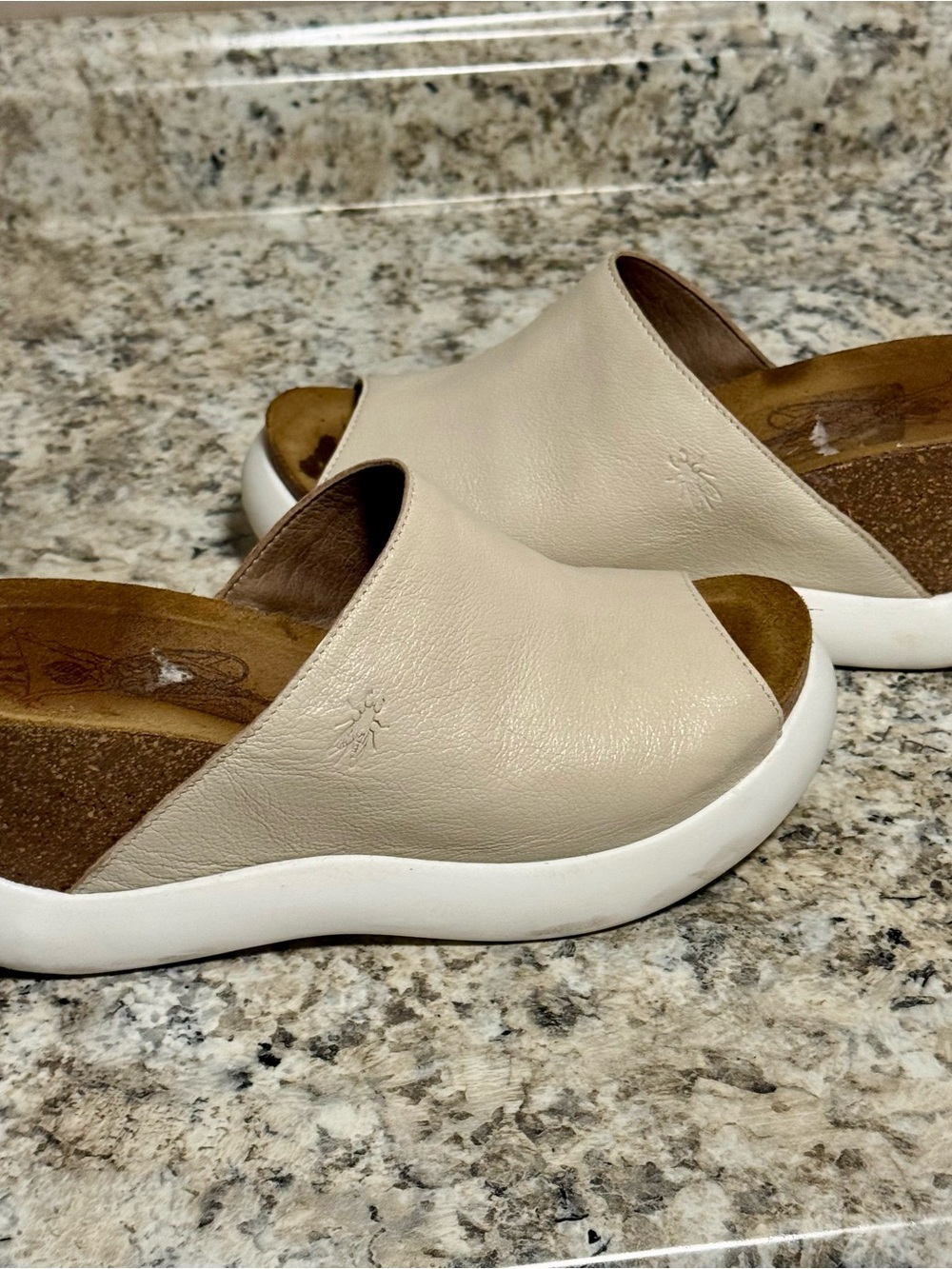 Fly London Womens Open-Toe Slide Mules in Light Taupe and White